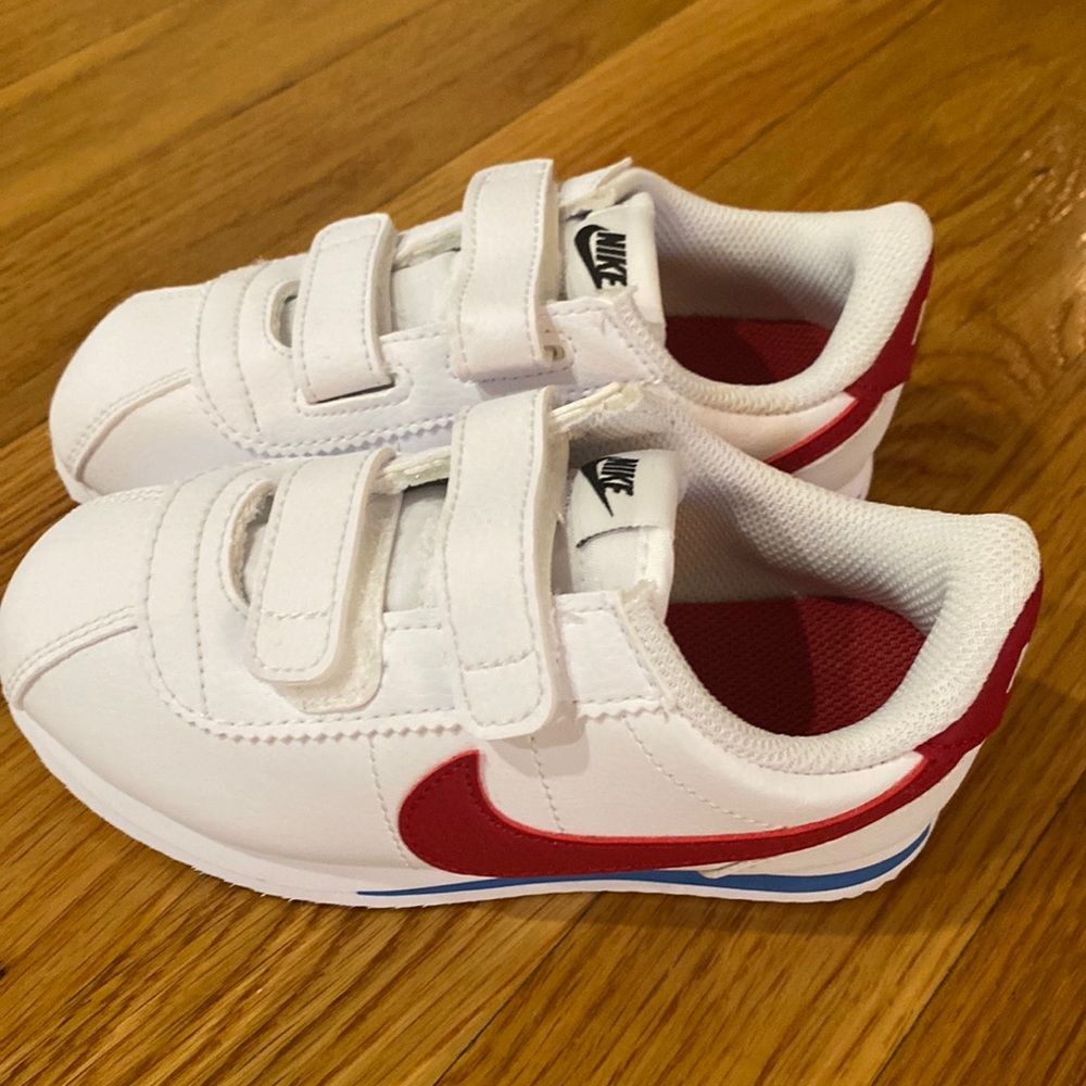 Never worn toddler size 10 Nike Cortez SL Sneaker